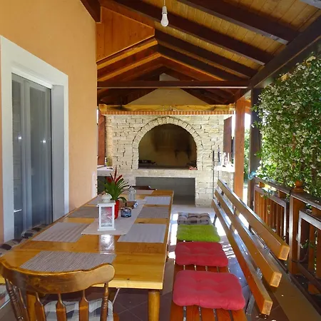 Holiday home Haus Toni Fuer 9 Personen Murvica (Policnik)