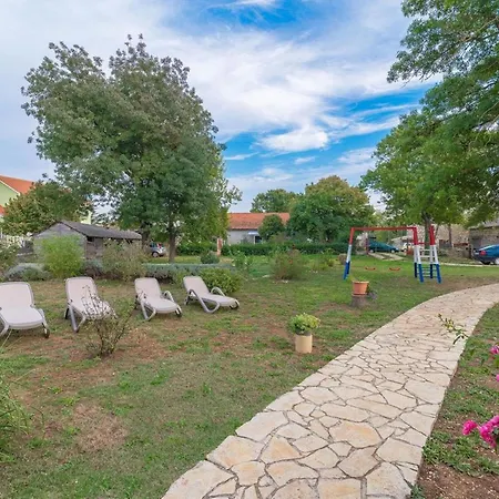 Holiday home Haus Toni Fuer 9 Personen Murvica (Policnik)