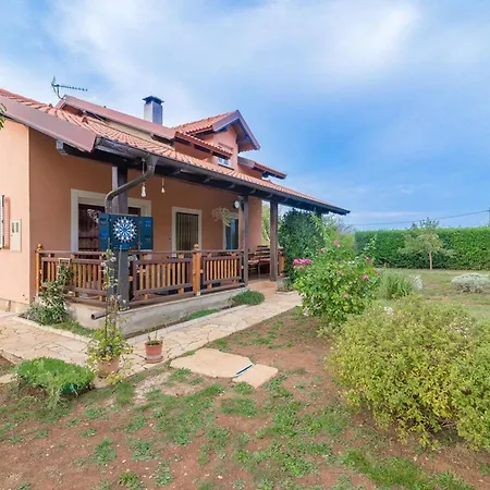 Holiday home Haus Toni Fuer 9 Personen Murvica (Policnik)