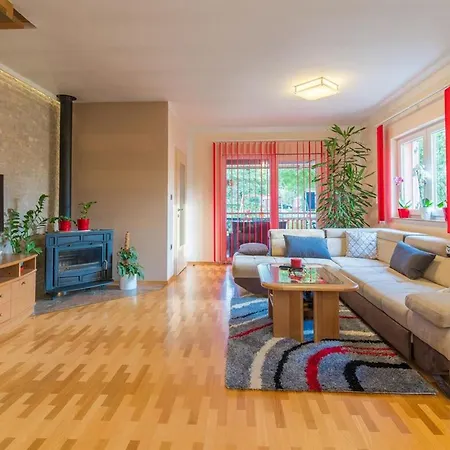Haus Toni Fuer 9 Personen Holiday home *