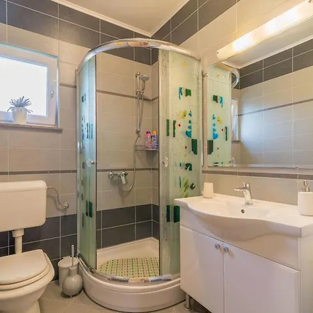 Haus Toni Fuer 9 Personen Holiday home *
