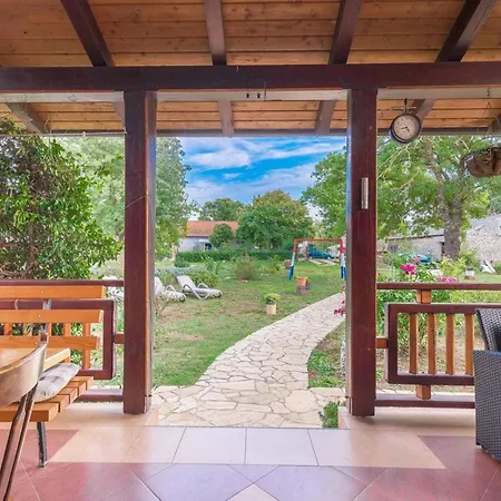 Haus Toni Fuer 9 Personen Murvica