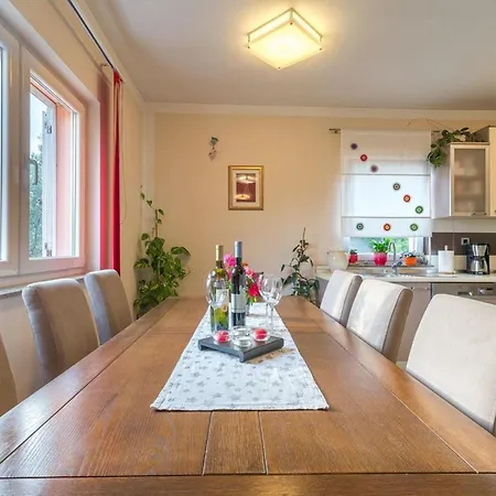 Haus Toni Fuer 9 Personen 別荘 Murvica